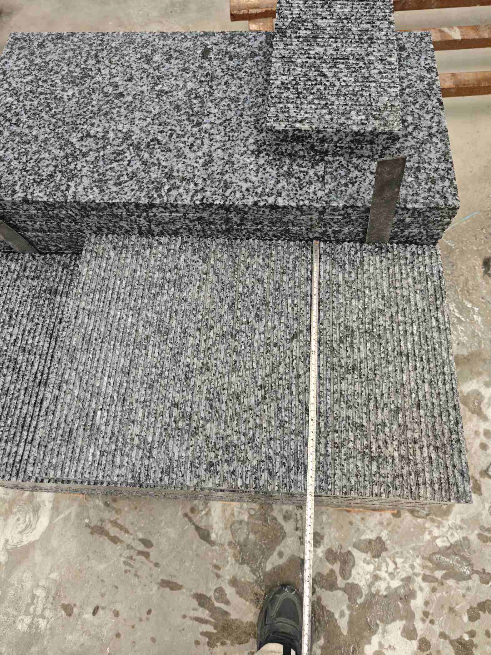 儋州芝麻黑拉丝面