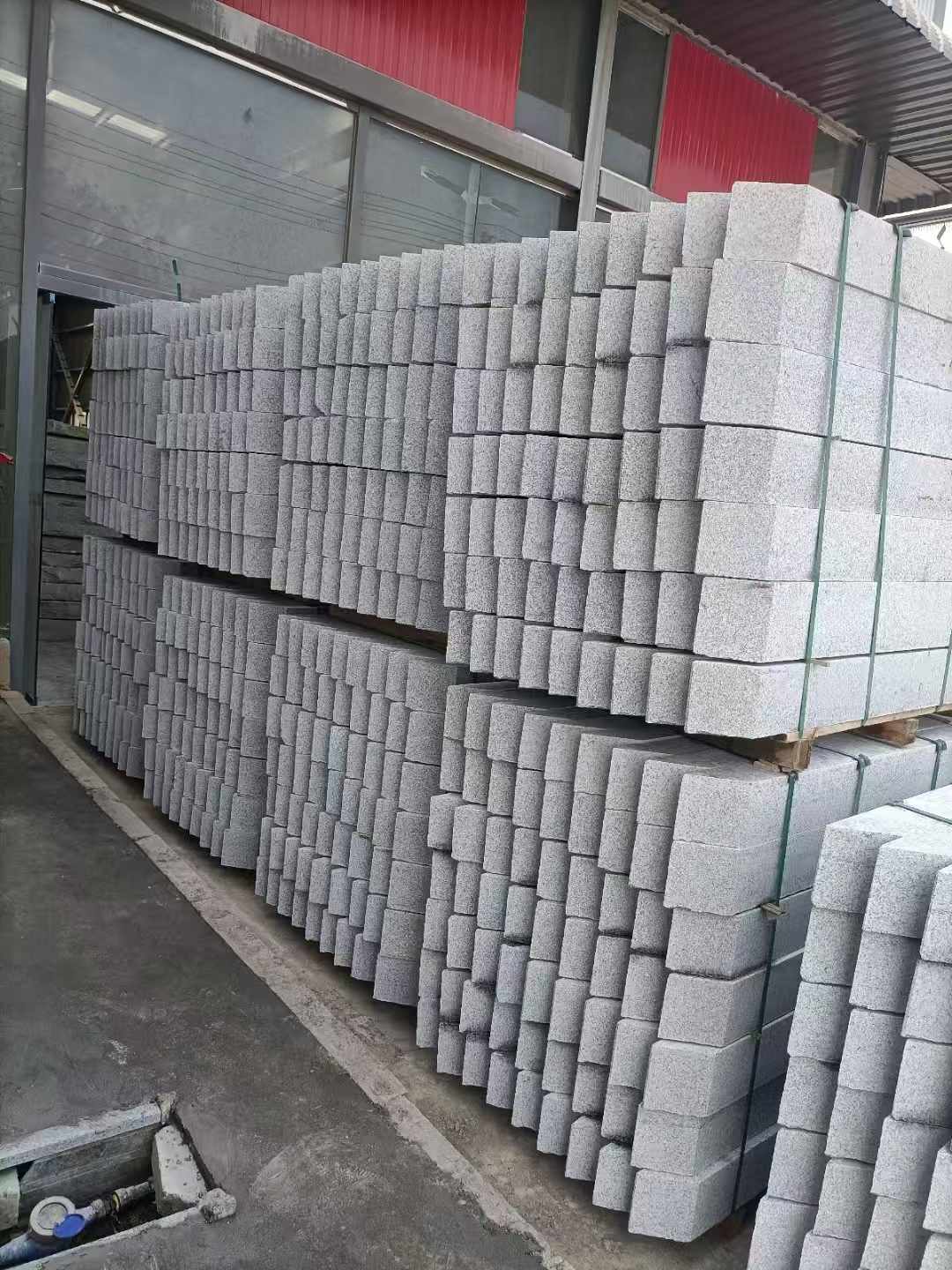 儋州芝麻白树围石 树池