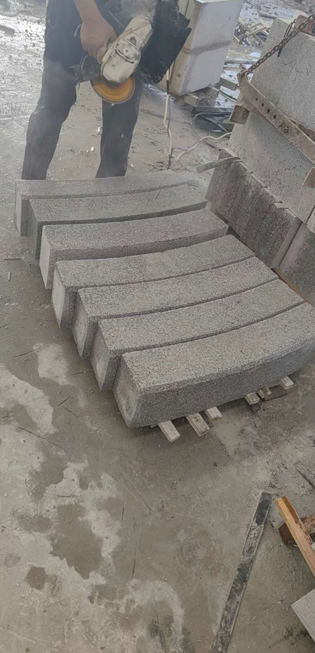儋州芝麻白弧形路牙石